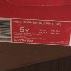 Nike Shoes - Nike Women’s Roshe Running Sneakers Nike Shoes - Nike Women’s Roshe Running Sneakers